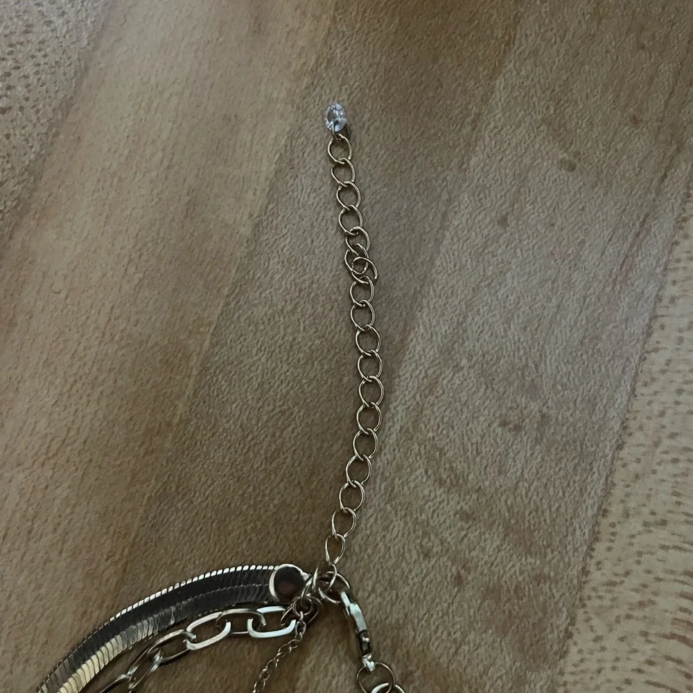 Gold Plated Layered Necklace with Star Pendant - Picture 4 of 4